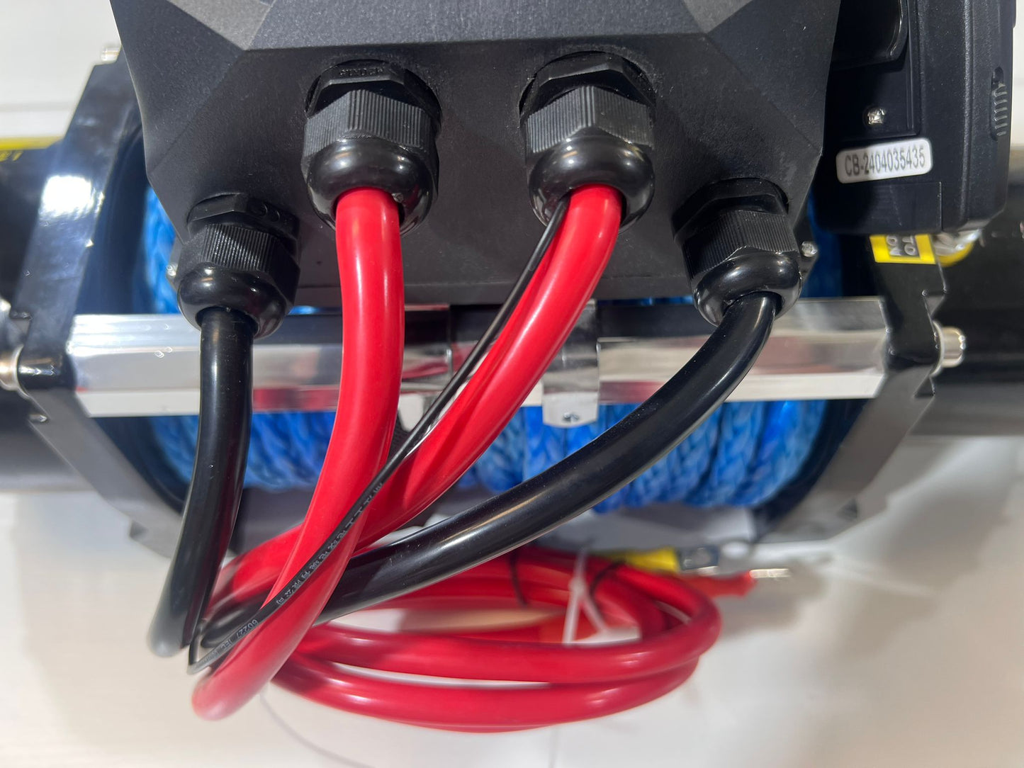 4X4Wavers Heavy Duty 8,000 lbs 12V Electric Offroad Winch with wireless remote - Synthetic rope