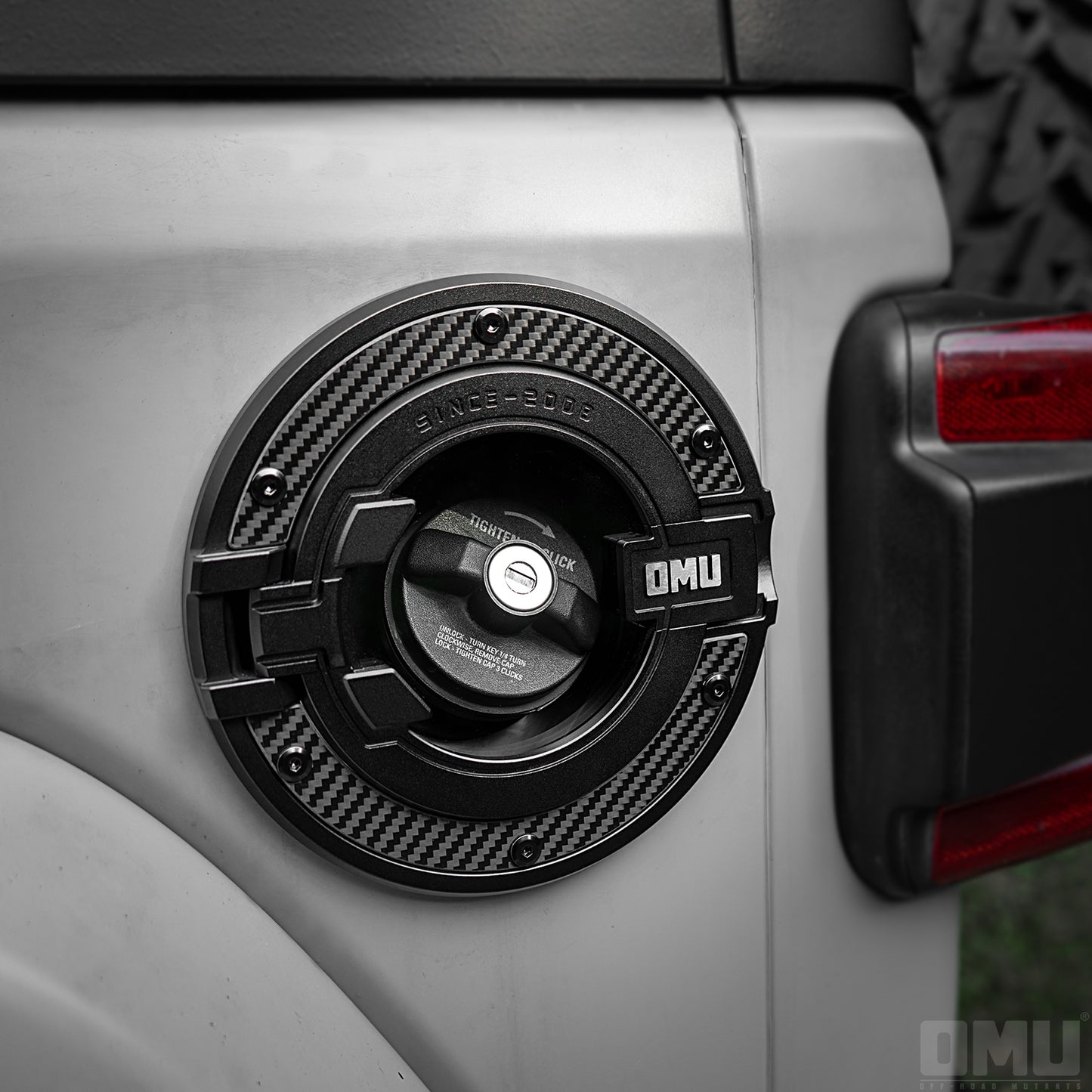 4x4wavers OMU Carbon Fiber & Aluminum Gas Tank Transparent Cover - 4X4 WAVERS