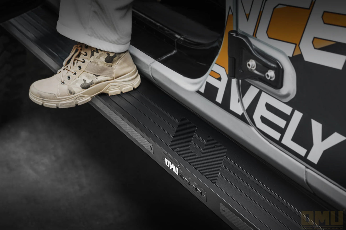 OMU Genesis Series Aluminum Running Board Side Step - 4X4 WAVERS