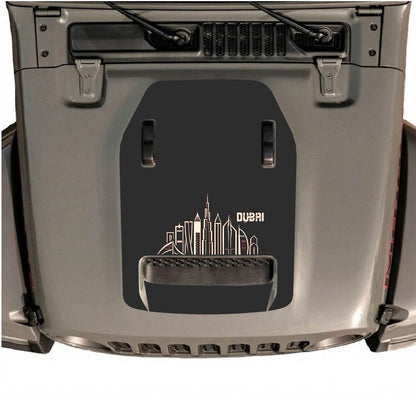 CarCode autocollant de capot pour Jeep Wrangler JL/JLU Rubicon 392 et JT Gladiator Mojave 2020-2026, style #14, montré sur le capot du véhicule.