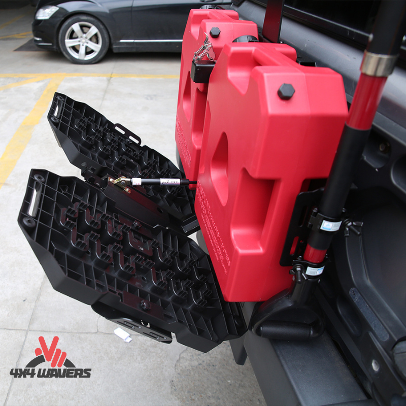 4x4wavers Tailgate Equipment Integrated Set - Rear Integrated Kit with 2 Gas Cans Tanks and 2 Traction Boards &amp; a Shovel - All-Terrain Offroads Style - 4X4 WAVERS