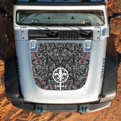 Québec Fleur Hood Panel – Wrangler JL/JLU/JT (2018–2025) & JK/JKU (2007–2018) – Motif ornemental noir/gris avec accents rouges et « 1941 » – Vinyle imprimé et laminé mat 3M