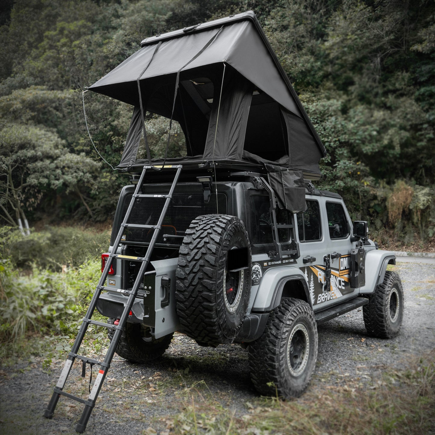 Roof Top Tent Aluminum Hardshell Rooftop Tent For Van SUV Truck Car Overland Tent Camping For 2-3 Person With Ladder