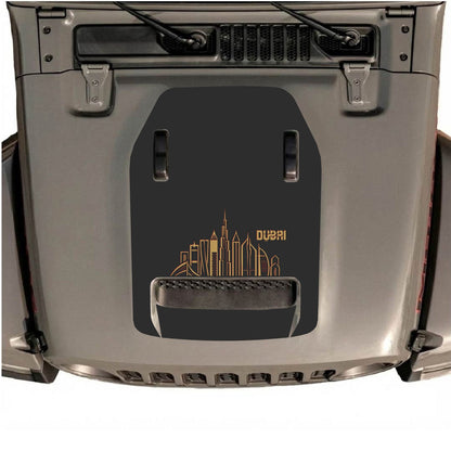 CarCode autocollant de capot pour Jeep Wrangler JL/JLU Rubicon 392 et JT Gladiator Mojave 2020-2026, style #14, montré sur le capot du véhicule.