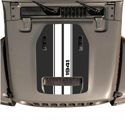 CarCode autocollant de capot pour Jeep Wrangler JL/JLU Rubicon 392 et Gladiator Mojave 2020-2026, style #08, présenté sur le capot du véhicule.