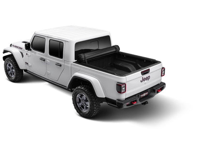 Truxedo SENTRY CT box cover for 20-26 Gladiator truck, waterproof tonneau cover installed on truck bed.