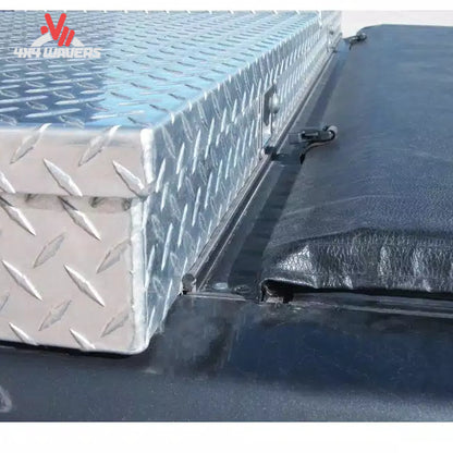 AUTOLATCH II automatic dual side locking system on ACCESS Toolbox cover MPN 61389 SKU BGPC_61389.