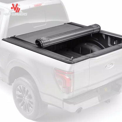 Cubierta enrollable BAK Revolver X4s instalada en una Jeep Gladiator JT 2020-2026, mostrando una protección segura y duradera para la caja de la camioneta.