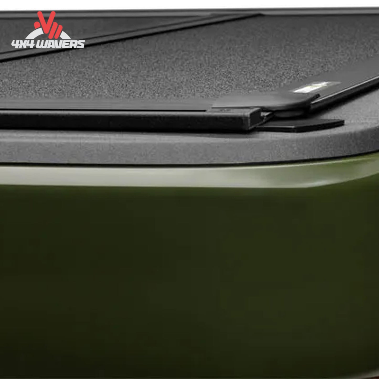 Matte black BAKFlip MX4 TS cubierta rígida plegable tipo tonneau para Jeep Gladiator JT 2020-2026, con diseño de paneles robusto.