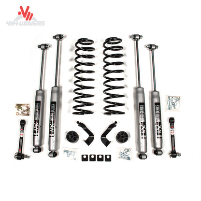 Front de un kit de nivelación BDS Suspension de 2 pulgadas instalado en una Jeep Gladiator JT 2020-2025, mostrando la altura elevada y los componentes de la suspensión.