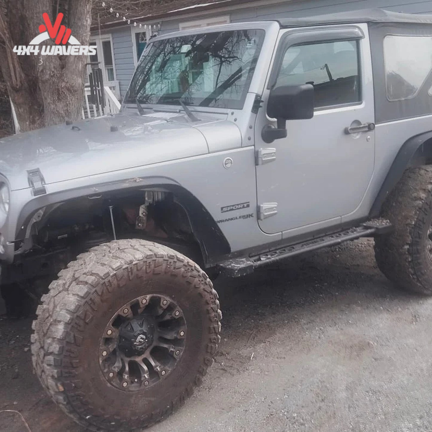 Barra Panhard delantera ajustable BDS instalada en el sistema de suspensión del Jeep Wrangler JK