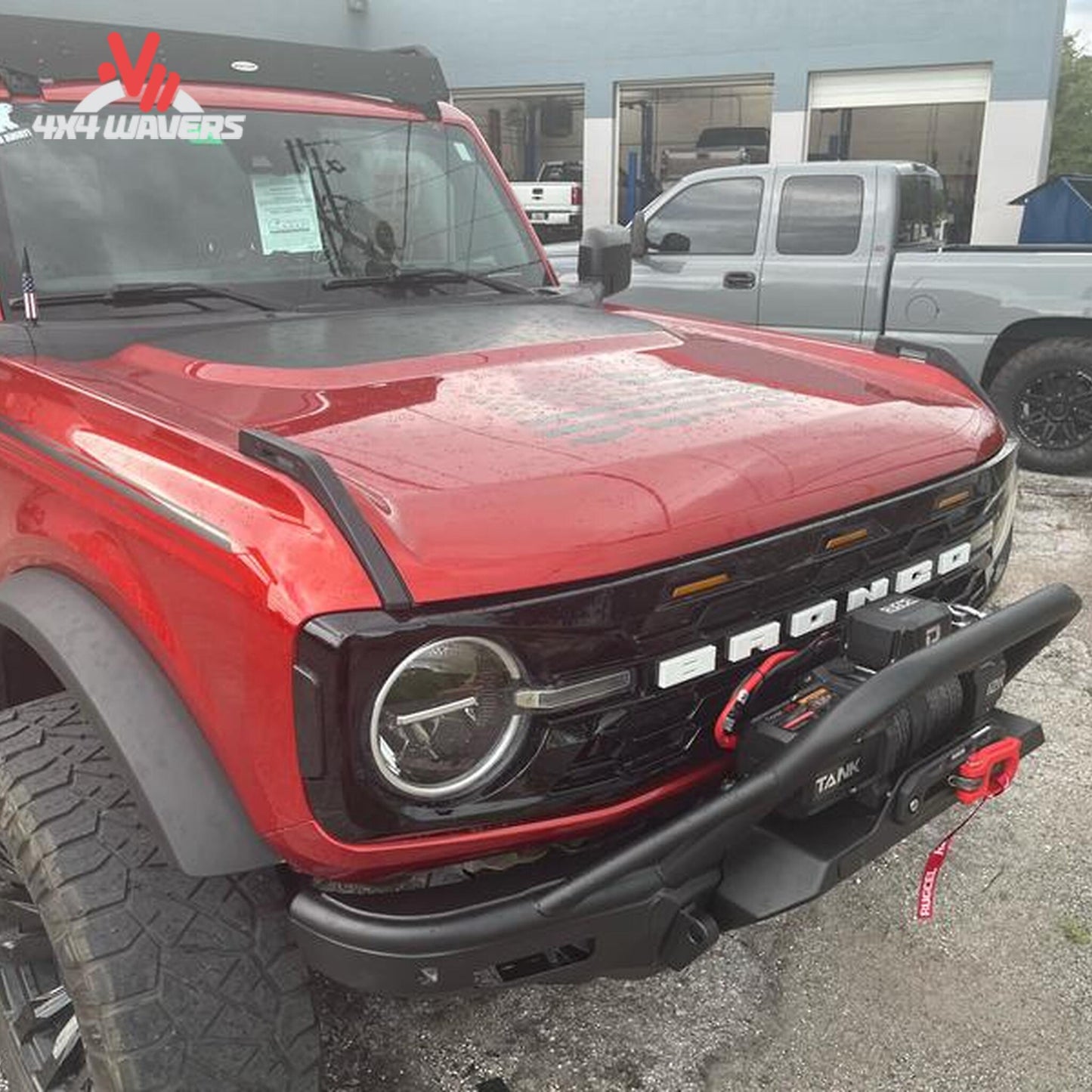Ford Bronco equipped with Smittybilt XRC full-width front bumper