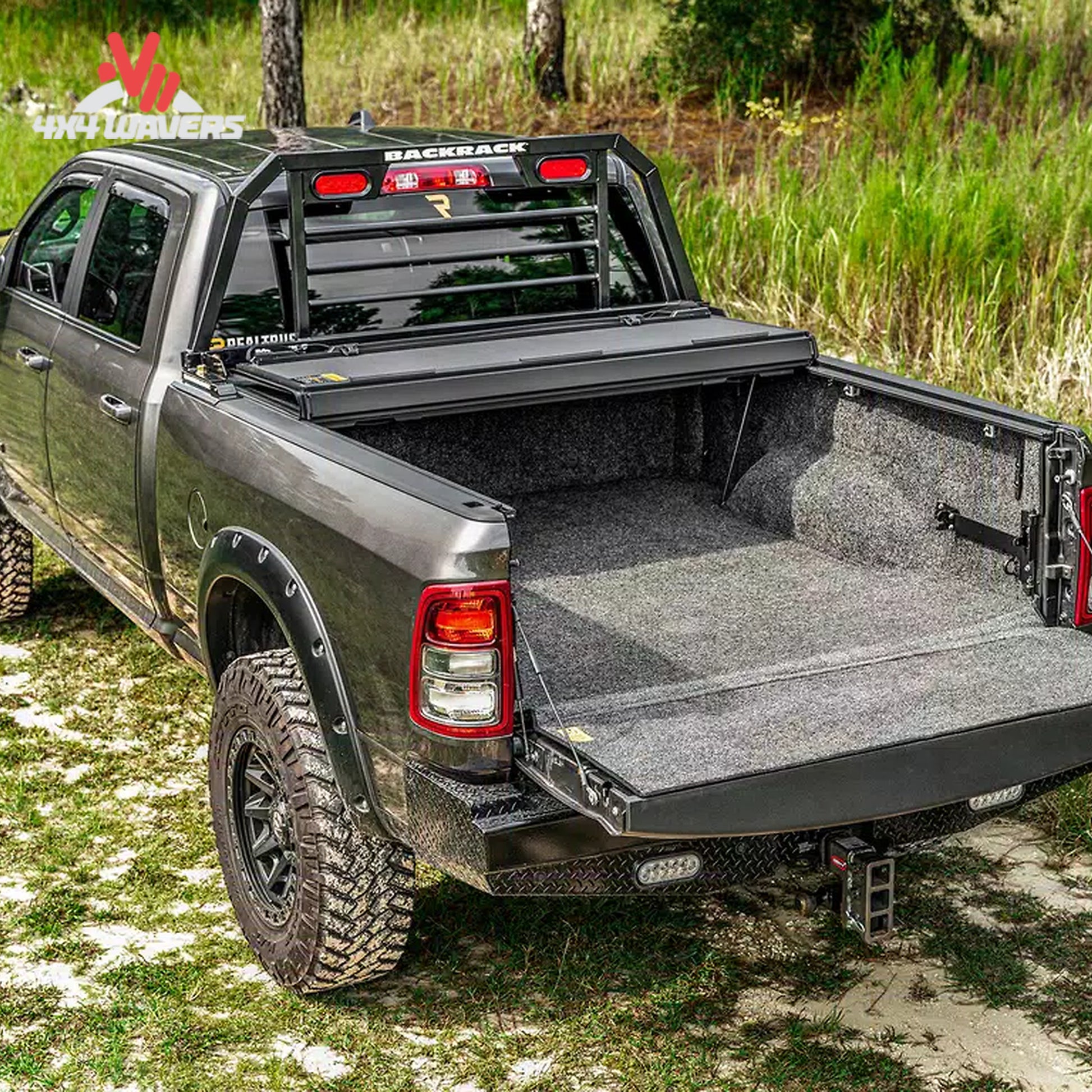 alt
Cubierta rígida plegable Extang Endure ALX abierta sobre la caja de 5 pies de un Jeep Gladiator JT 2020–2026, mostrando su diseño elegante.