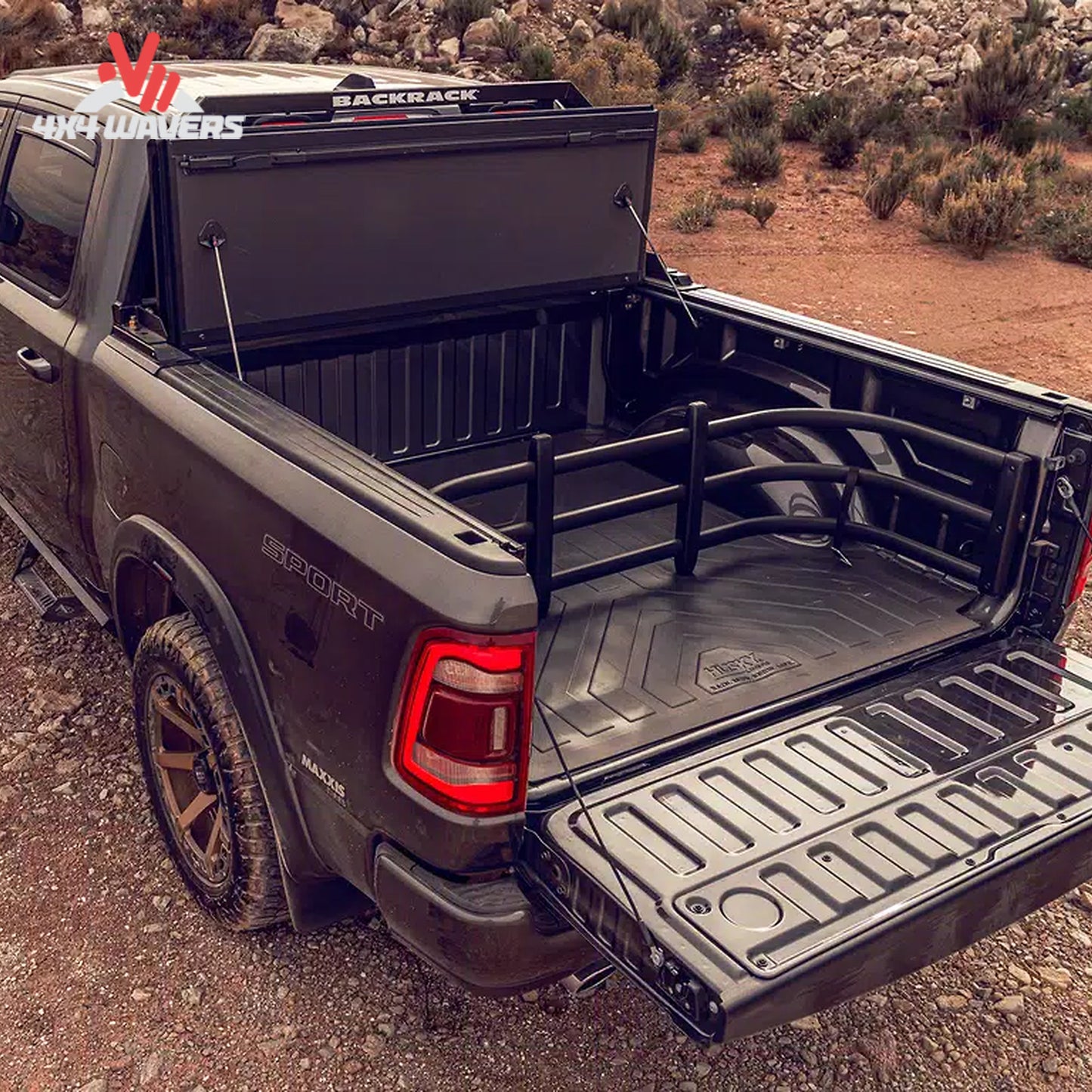 Extang Endure ALX cubierta rígida plegable para caja abierta en Jeep Gladiator JT 2020–2026 de 5 pies, mostrando su construcción duradera y sus secciones plegables.
