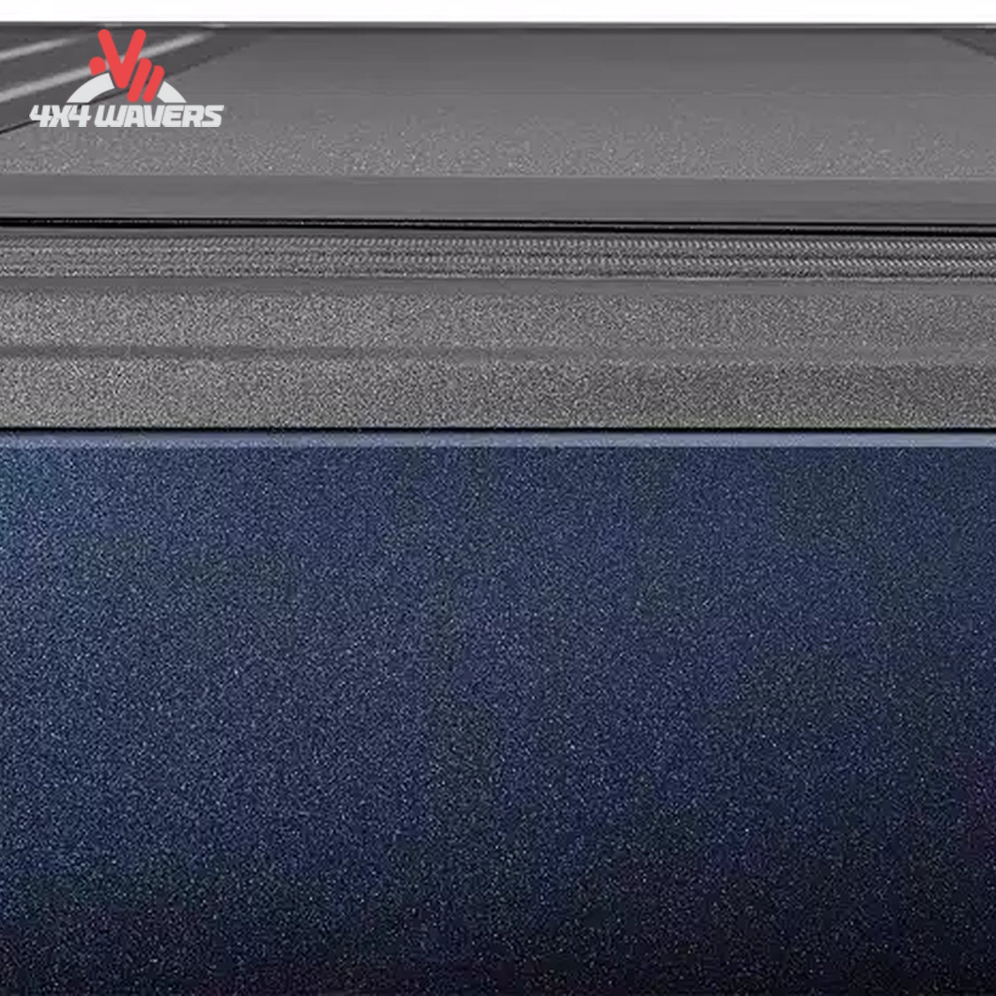 Close-up de los paneles de la cubierta rígida plegable Endure ALX de Extang en una caja de 5 FT de una Jeep Gladiator JT 2020–2026.