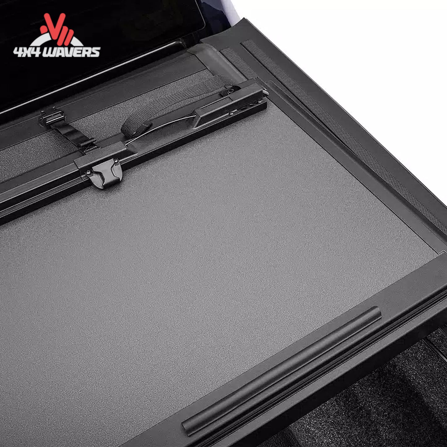 Primer plano de los paneles de la cubierta rígida plegable tipo tonneau Extang Endure ALX en una Jeep Gladiator JT 5FT 2020–2026.