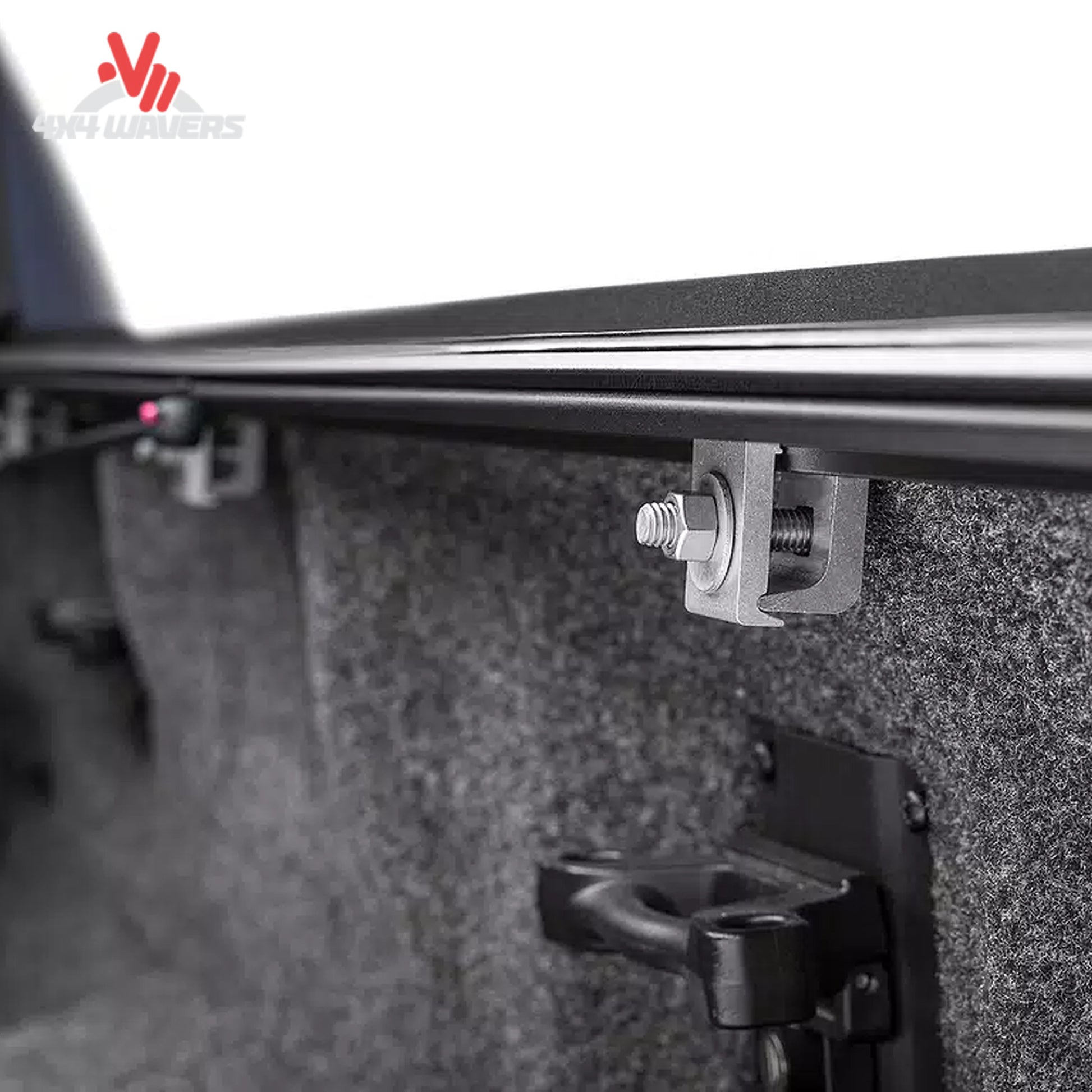 alt
Cubierta rígida plegable Extang Endure ALX para una Jeep Gladiator JT 2020–2026 con caja de 5FT, con diseño de perfil bajo.