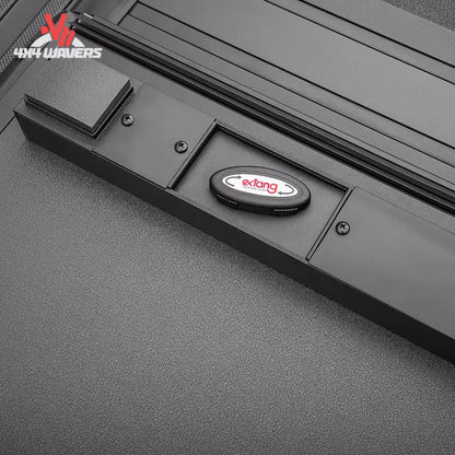 Extang Endure ALX tapa rígida plegable para caja en una Jeep Gladiator JT 2020–2026 con caja de 5ft, mostrando diseño de bajo perfil y construcción duradera.
