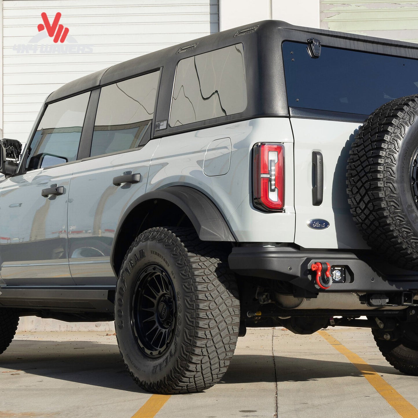 Ford Bronco equipped with Smittybilt XRC steel rear bumper