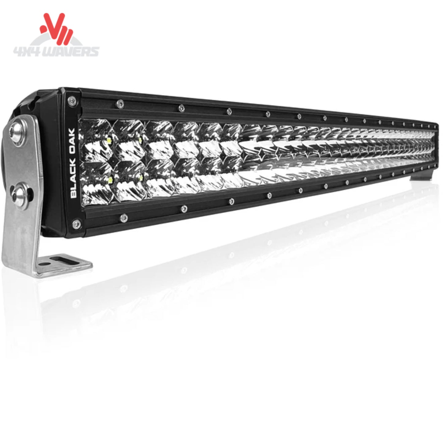 alt
Vista lateral de la barra de luz LED Go Performance L3 de 30 pulgadas, de doble fila, con haz combinado, iluminación todoterreno para mejorar la visibilidad.