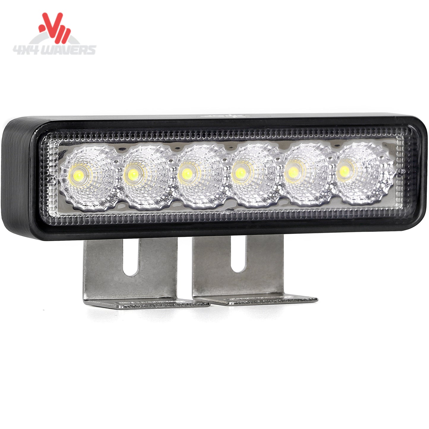 Barra de luces LED de doble fila Go Performance L6 de 30 pulgadas con haz combinado montada en vehículo todoterreno para mayor visibilidad.