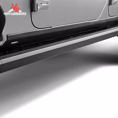 alt
Estriberas eléctricas Go Rhino E1 retraídas bajo un Jeep Wrangler JL de 4 puertas 2018–2025, con diseño de escalón elegante y perfil compacto.