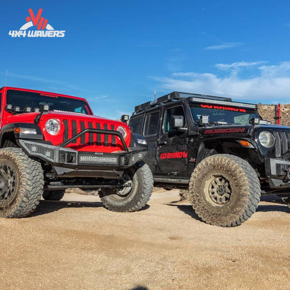 Paragolpes de winch Go Rhino Rockline Stubby instalado en un Jeep Wrangler JL, con construcción resistente de acero y diseño todoterreno.
