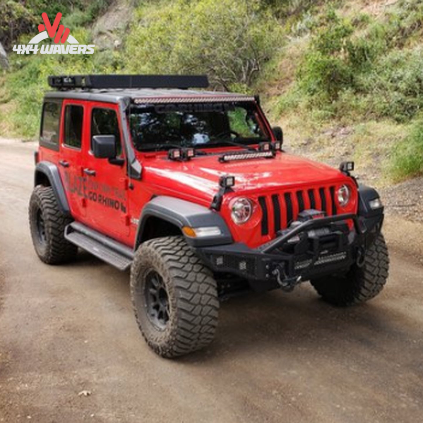 Black Go Rhino SRM400 rooftop cargo basket installed on an jeep with modular storage capability