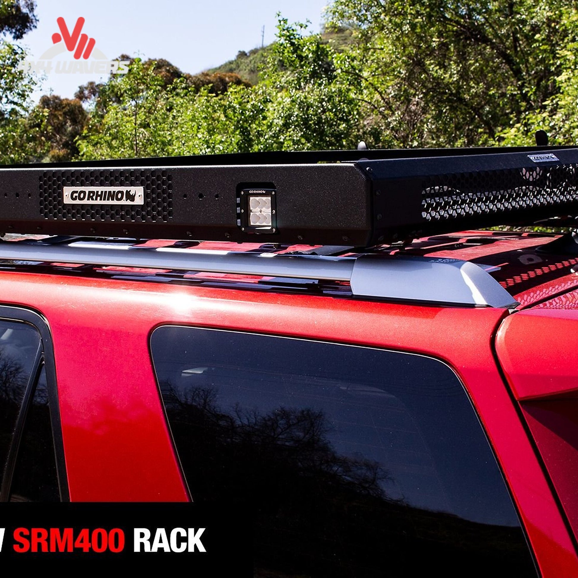 Portaequipajes modular Go Rhino SRM448 instalado en Jeep Wrangler JK y JL, con configuración overland y accesorios visibles.