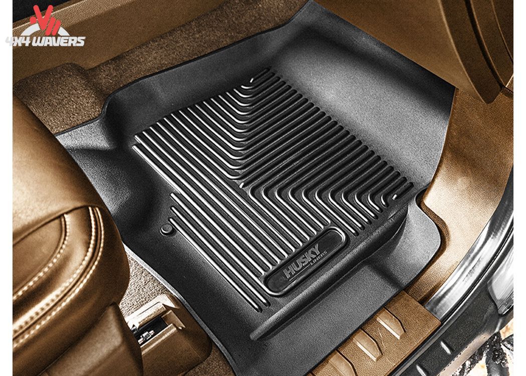 Husky WeatherBeater floor mats in black for 2018-2025 Jeep Wrangler JL 4-door, front and rear, durable all-weather protection.