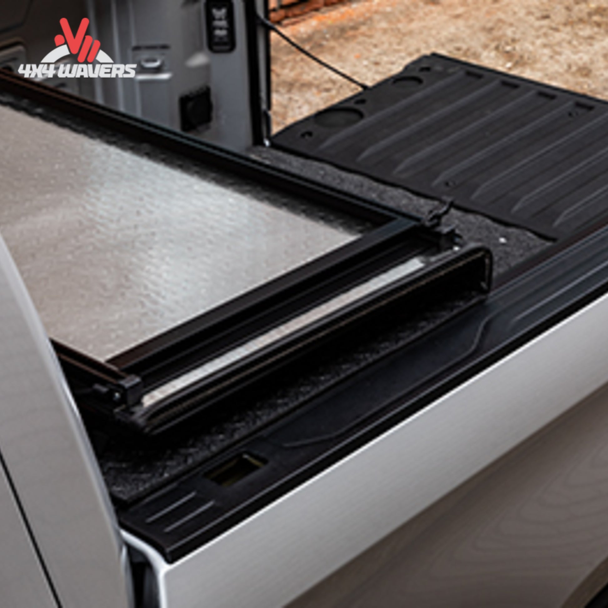 alt
Cubierta rígida plegable LOMAX abierta para Jeep Gladiator JT 2020-2026 con caja de 5 ft, mostrando acceso seguro a la caja y diseño elegante.