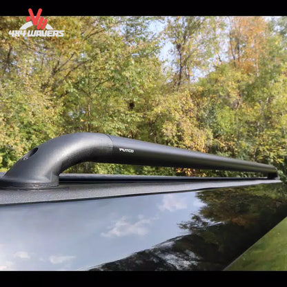 Detail view of continuous T-slot channel and black locker end stanchion 119864
