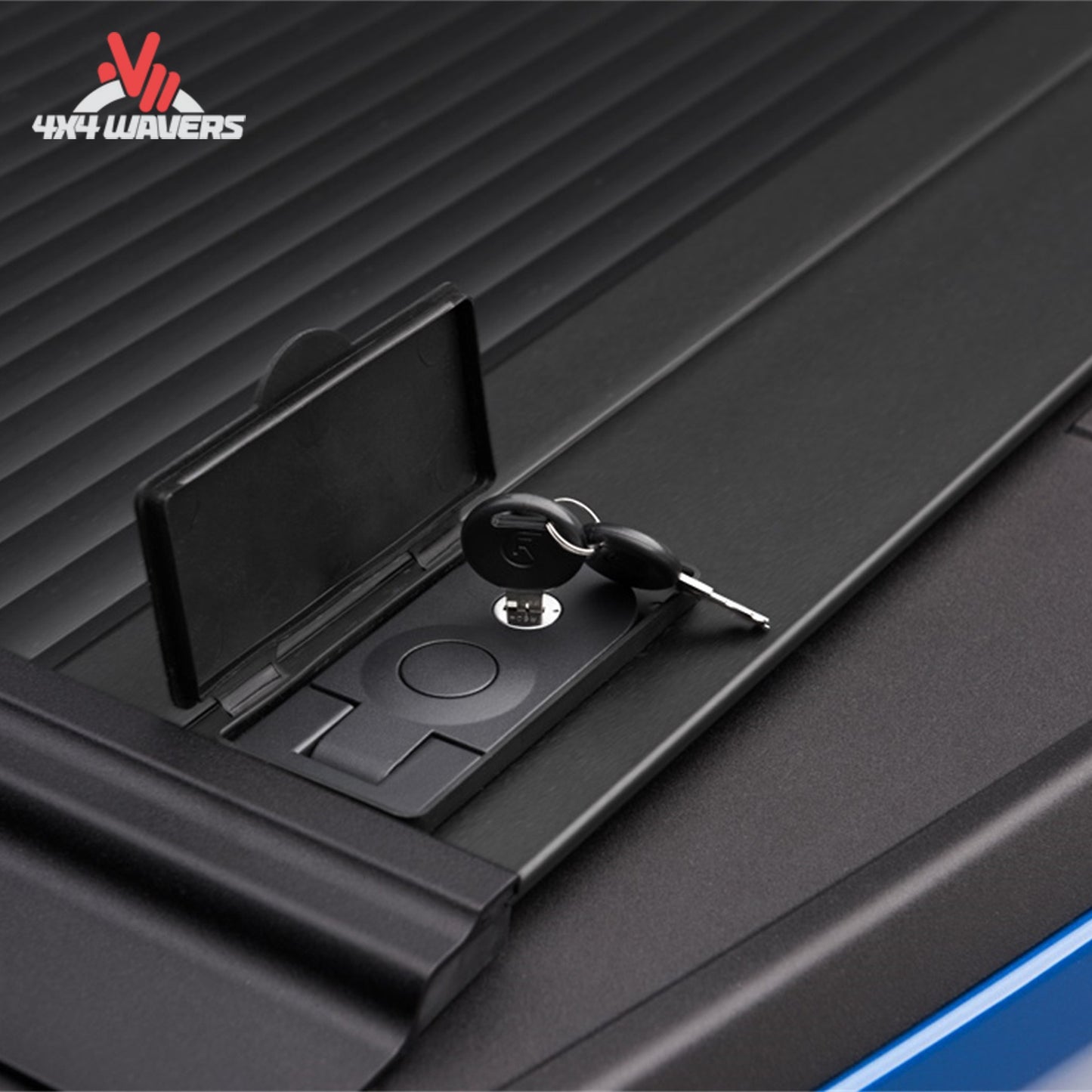 Close up of secure key locking handle on Retrax hard retractable cover 60371