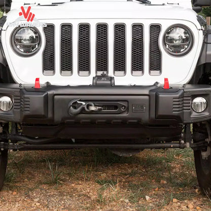 How does a stubby bumper improve front tire clearance on a Jeep Wrangler JL?