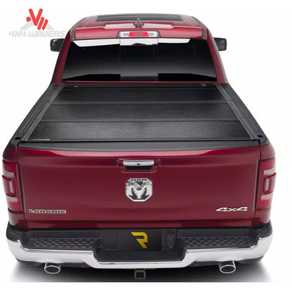 Flush ultra low profile view of Ford F150 truck with UnderCover Flex cover FX21002