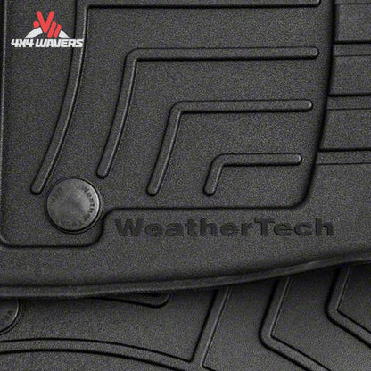 Primer plano del material TPE flexible, similar al caucho, de WeatherTech HP, diseñado para protección en todas las estaciones