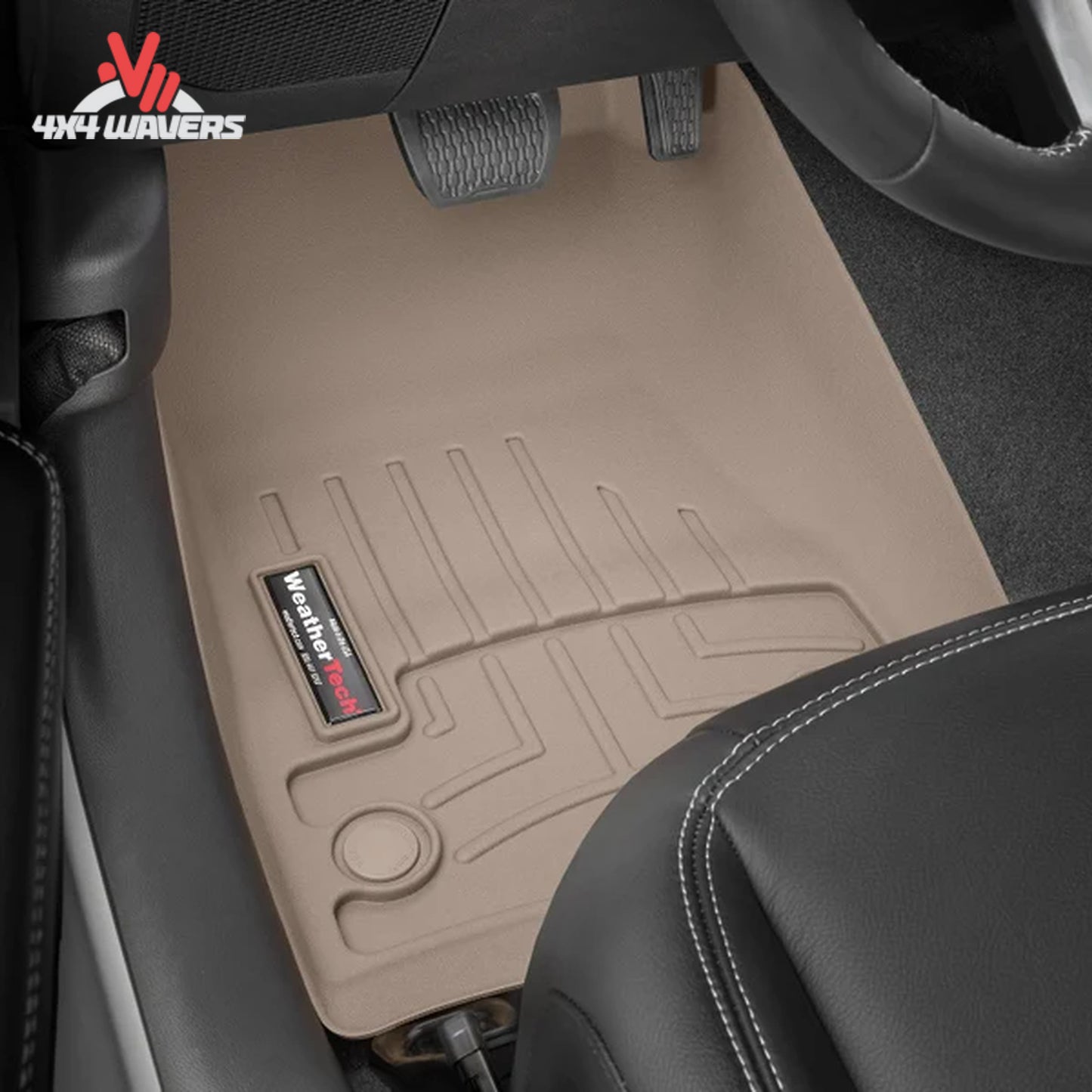 alt
FloorLiner WeatherTech color arena a medida protegiendo el interior del Jeep Wrangler de nieve, barro y sal de carretera